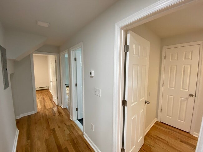 Building Photo - 215 Borden Ave