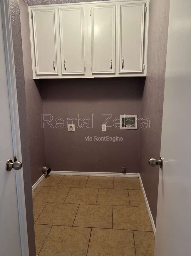 Building Photo - 4806 Stage Line Dr