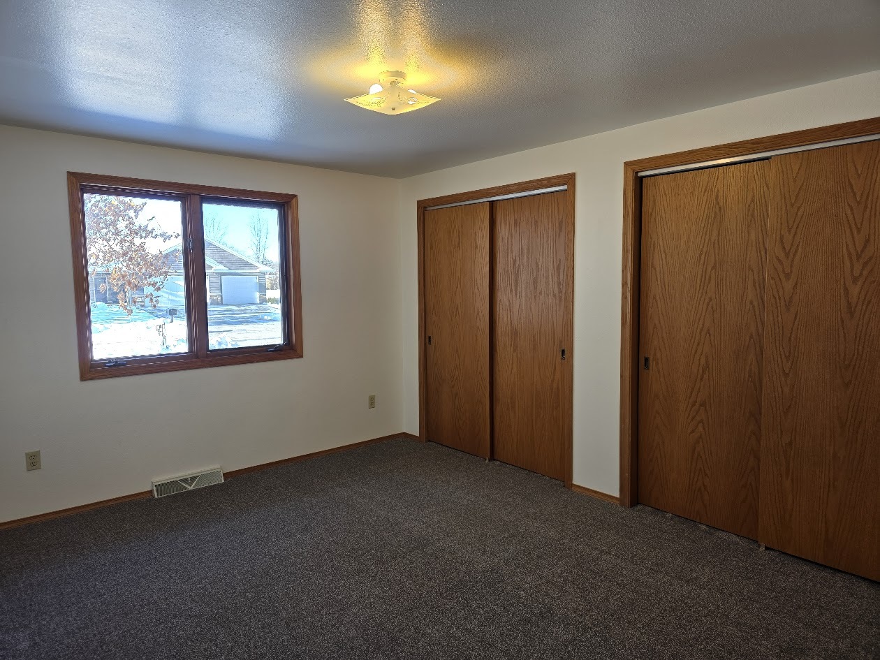 Building Photo - 722 Goldfinch Ln