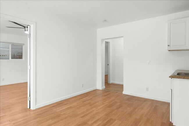 Building Photo - 107 S Aviation Blvd