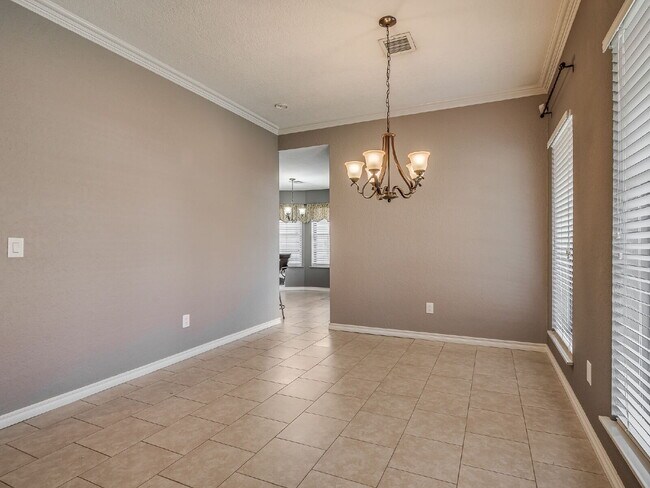 Building Photo - Immaculate Edmond Home with New Carpet and Storm Shelter!