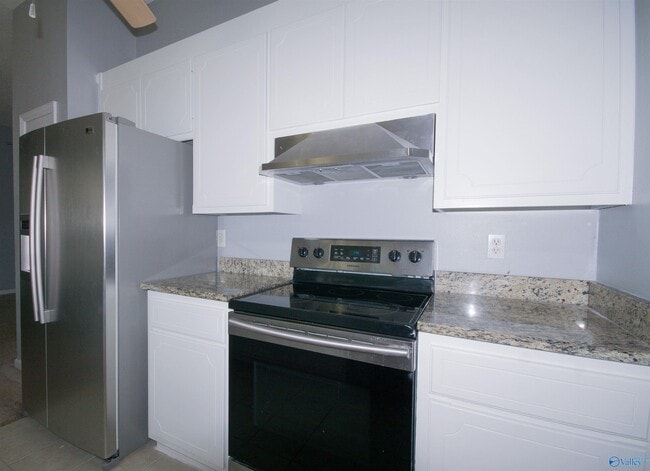 Building Photo - 215 Cypress Creek Dr