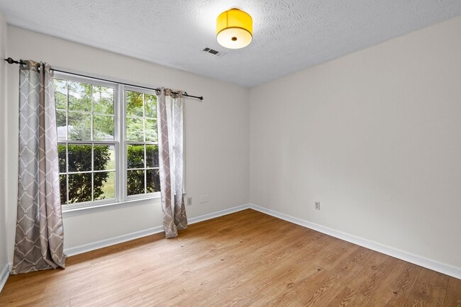 Building Photo - 3 Bedroom Ranch In Starr's Mill on Quiet Street!