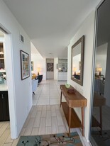 Building Photo - 215 Desert Lakes Dr