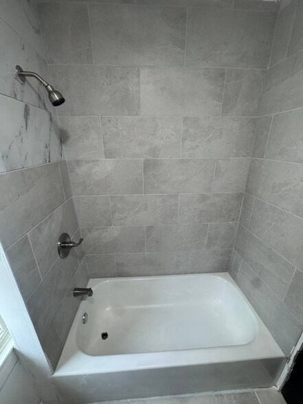 Building Photo - 287 6th St