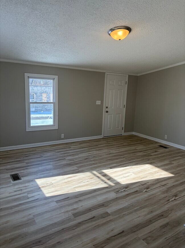 Building Photo - 509 N Madison St