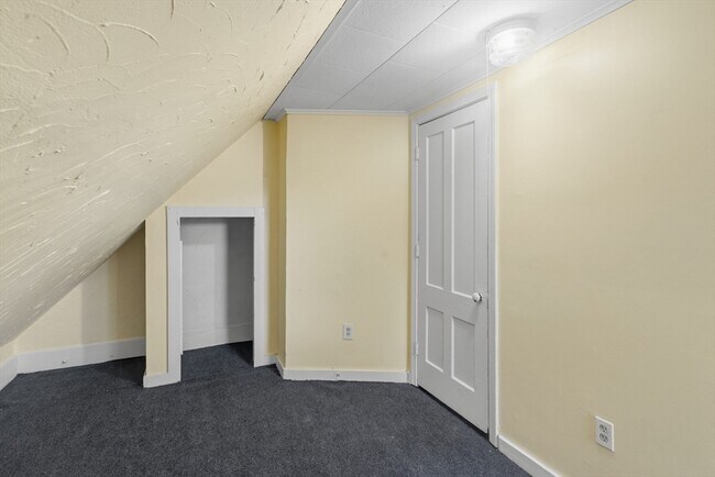 Building Photo - 59 Waverly St