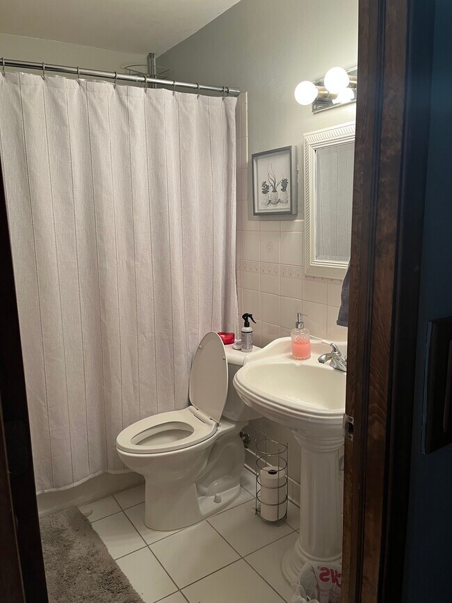 Building Photo - 1918 Porter Ave