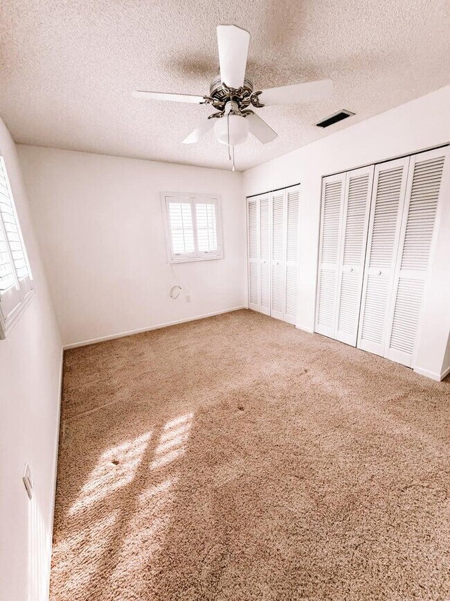 Building Photo - 8153 SE Carlton St