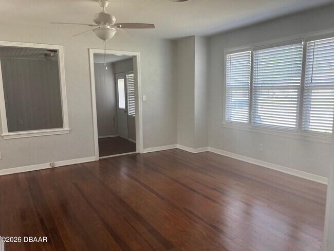 Building Photo - 250 S Seneca Blvd