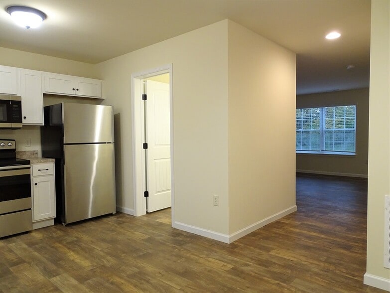 Building Photo - 818 Byler Cir