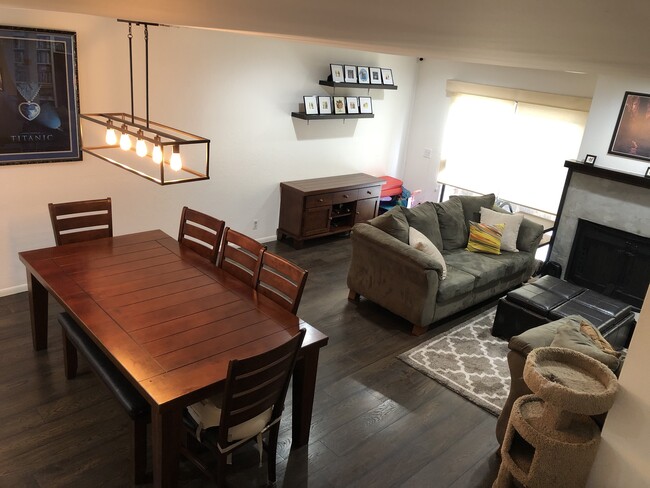 Dining room/living room - 2020 Delaware Ave