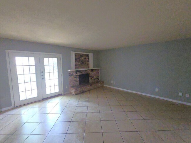 Building Photo - 3906 Postwood Dr