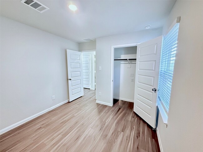 Building Photo - 2349 Mooneye Ct