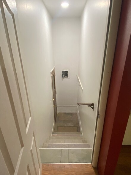 Building Photo - 447 N 600 E