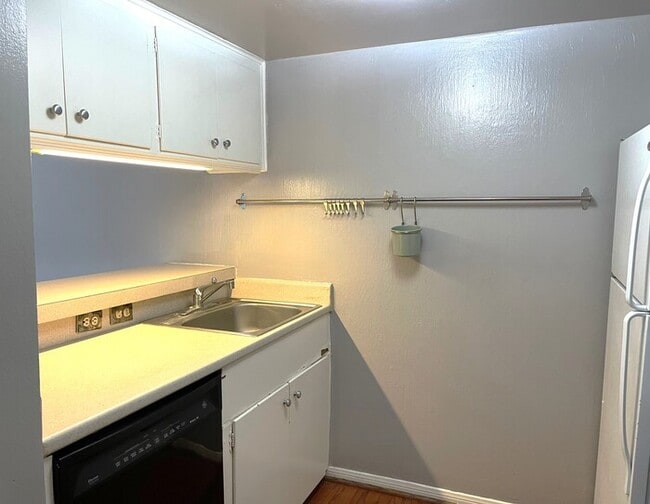 Building Photo - IN THE HEART OF UPTOWN HOUSTON - THE GALLE...