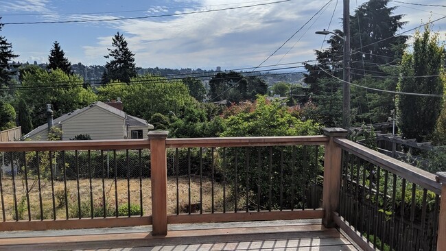 Building Photo - Stylish Tudor house with 3-bed, 2.5-bath, 1 office for rent in North Queen Ann