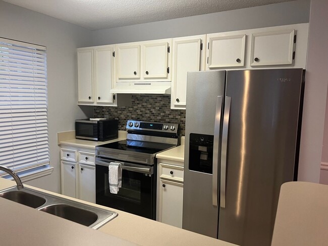 Building Photo - Great first floor unit at  Reserve at Wood...