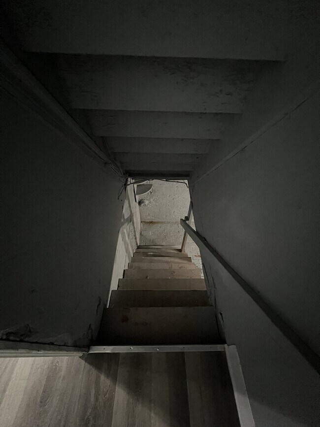 Building Photo - 85 Chestnut St