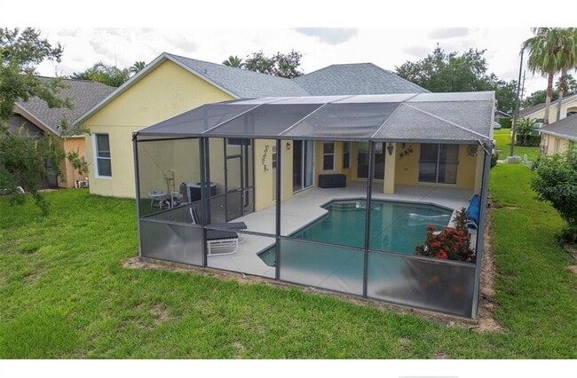 Building Photo - 135 Langham Dr