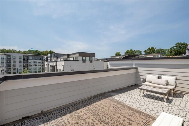Building Photo - 2143 Burnside Dr NW