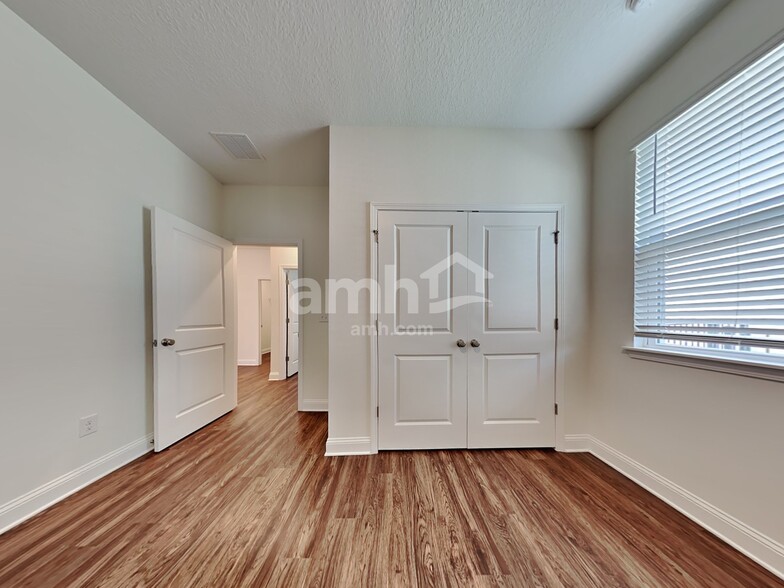 Building Photo - 139 Onate Cir