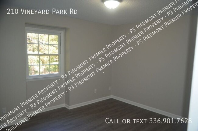 Building Photo - 210 Vineyard Park Rd