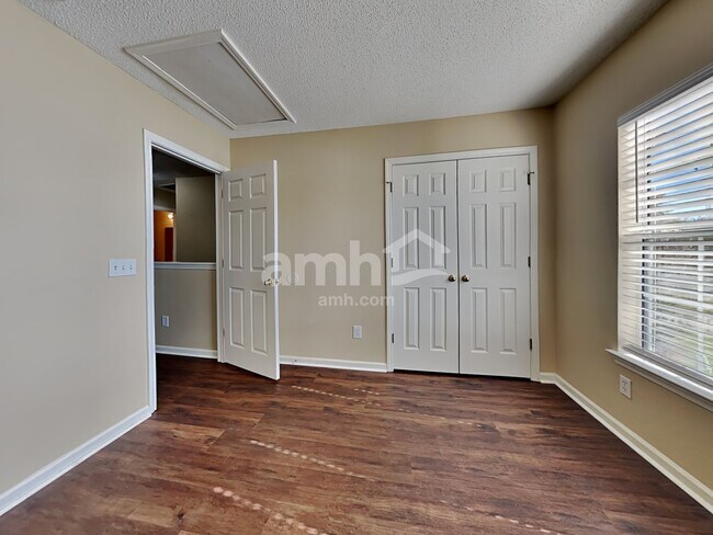 Building Photo - 405 White Bluff Ct