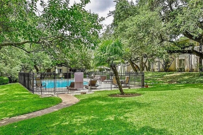 Building Photo - 5320 Balcones Dr