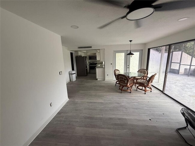 Building Photo - 4212 Fairway Cir