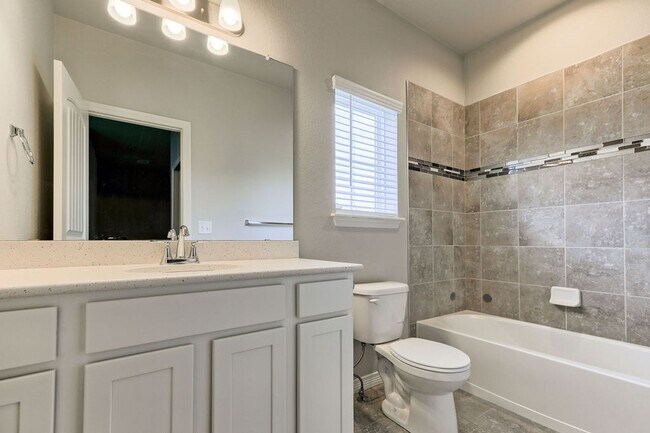 Building Photo - 1695 Grand Ave