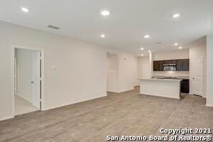 Building Photo - 728 Armadillo Dr