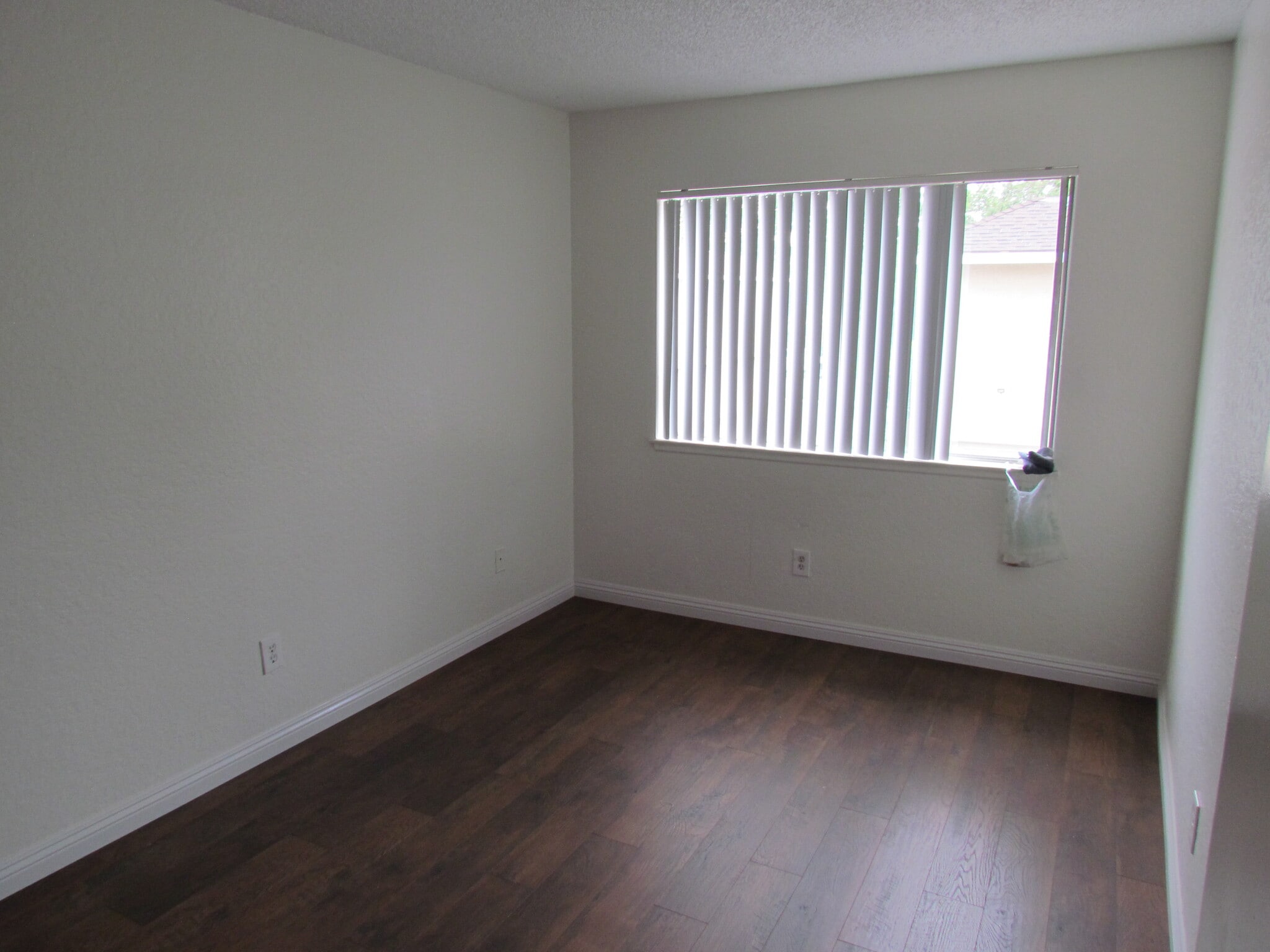 Building Photo - 16720 Cedarwood Cir