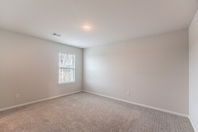 Building Photo - 100 Ashe Juniper Wy