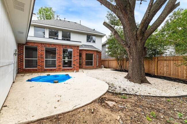 Building Photo - 14710 James River Ln