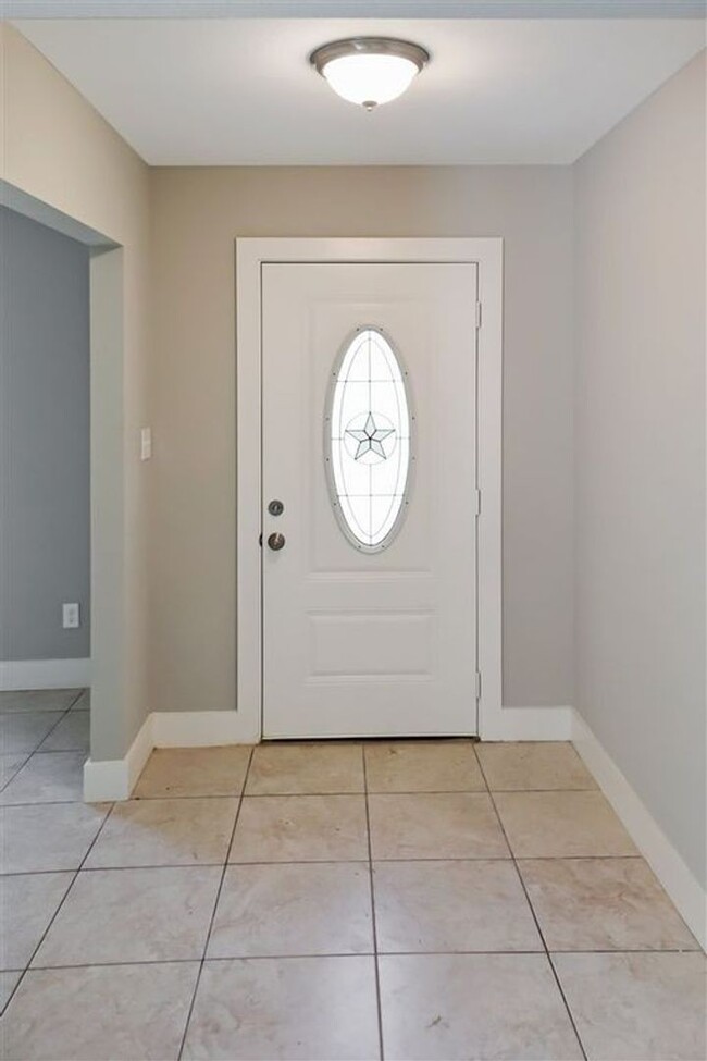 Building Photo - Gorgeous all renovated Home in Lumberton, TX!