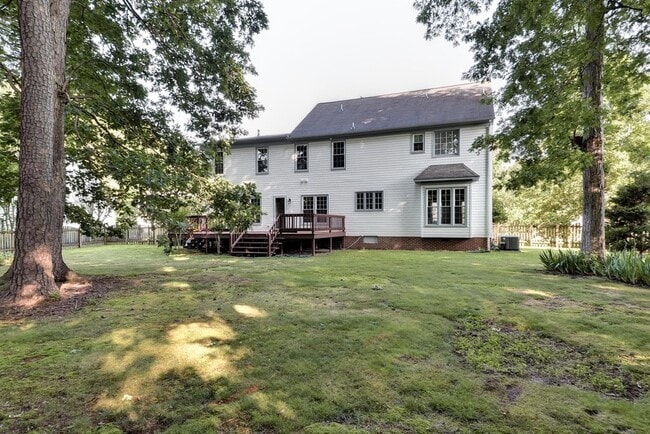 Building Photo - Updated & Spacious Home in Wythe Creek Farms