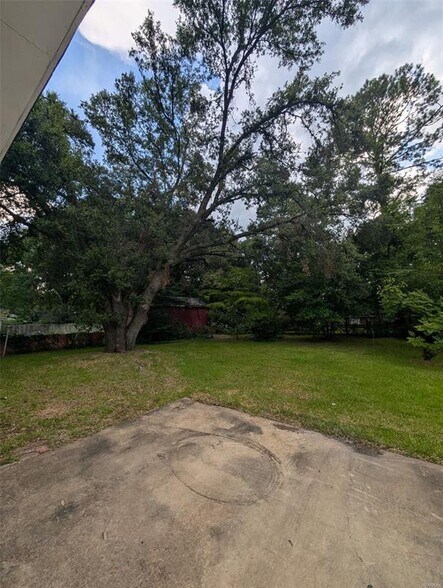 Building Photo - 744 Duval Dr