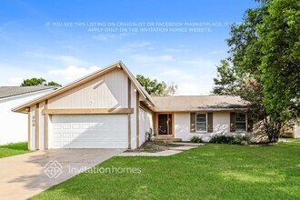 Building Photo - 808 Black Knight Dr