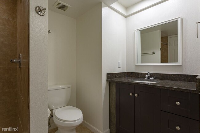 Building Photo - 2 br, 2 bath Condo - 701 North Harlan Stre...