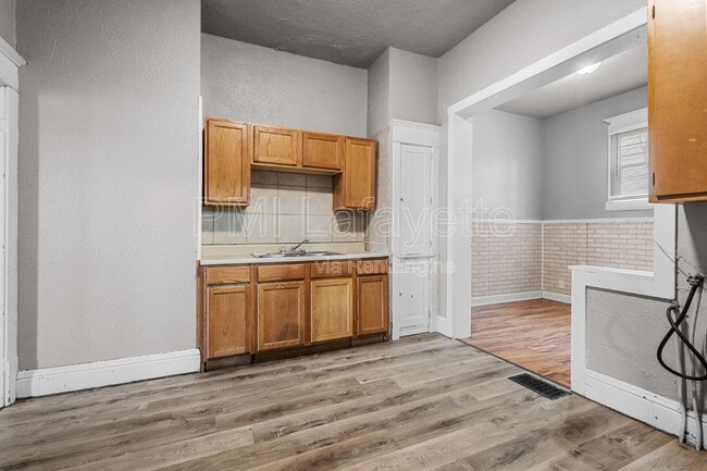 Building Photo - 1502 N 13th St