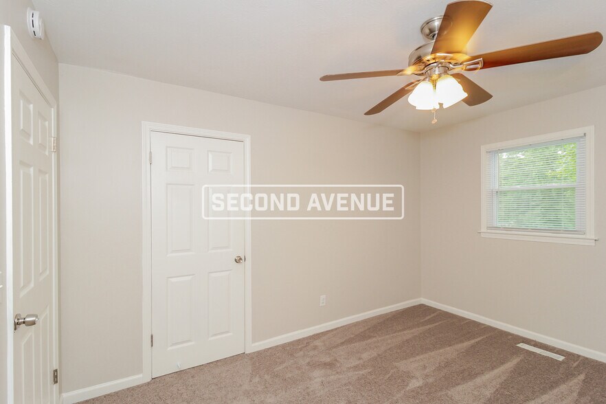 Building Photo - 67 Red Oak Dr