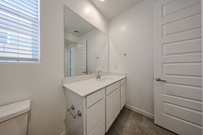Building Photo - NEW 5 Bedroom 3 Bathroom Home Available fo...