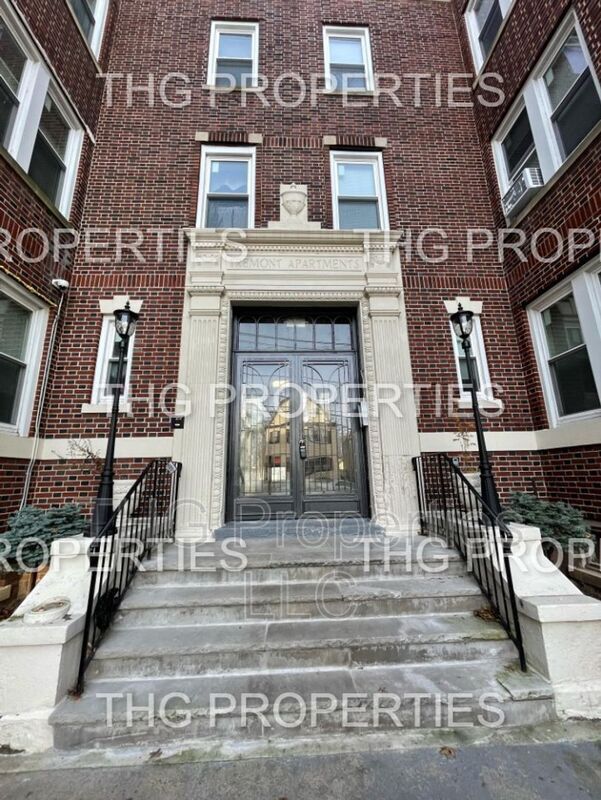 Building Photo - 490 Tremont Ave