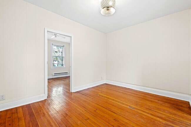 Building Photo - 294 Clerk St