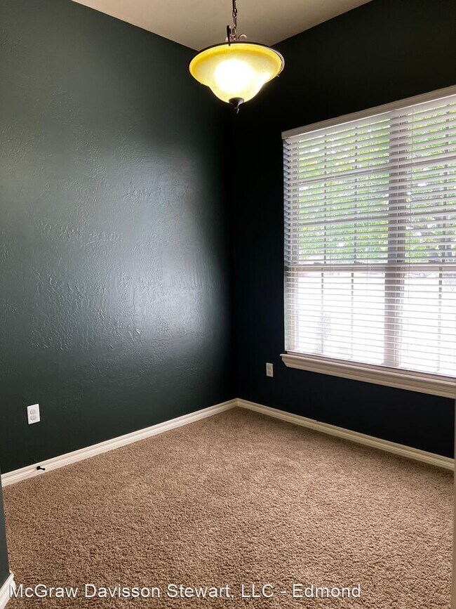 Building Photo - 3 br, 2 bath House - 1625 Savannah Lane