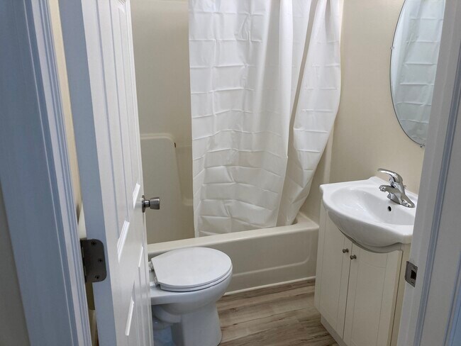 Building Photo - 51 E Main St