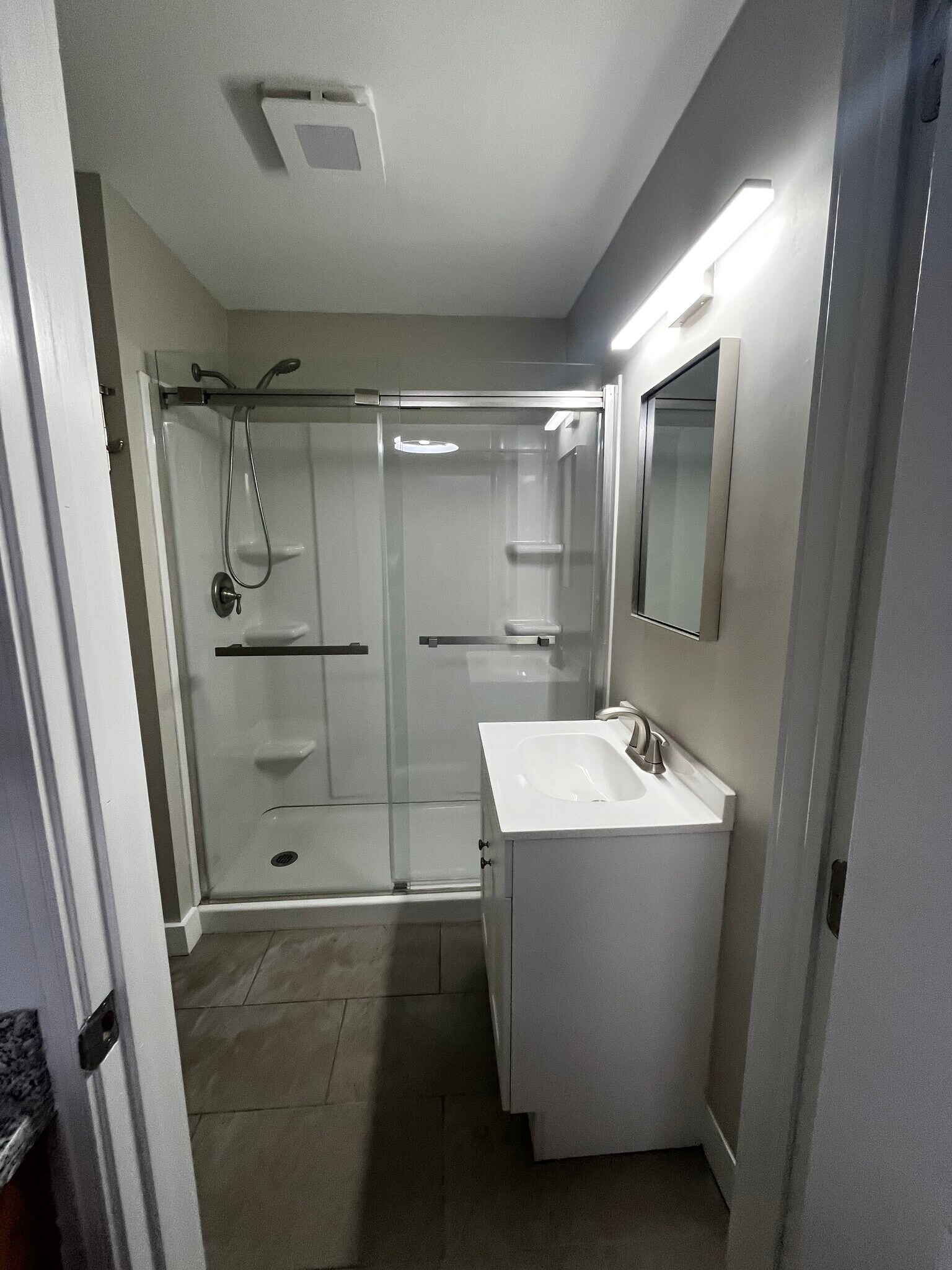 Building Photo - 84 W Main St