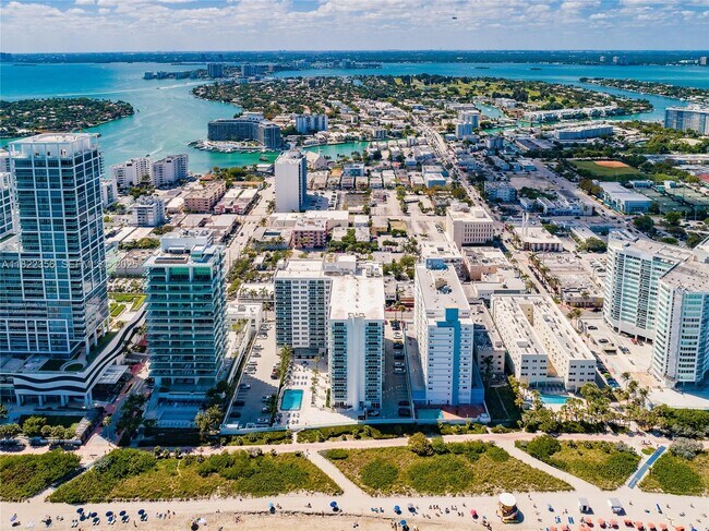 Building Photo - 6917 Collins Ave