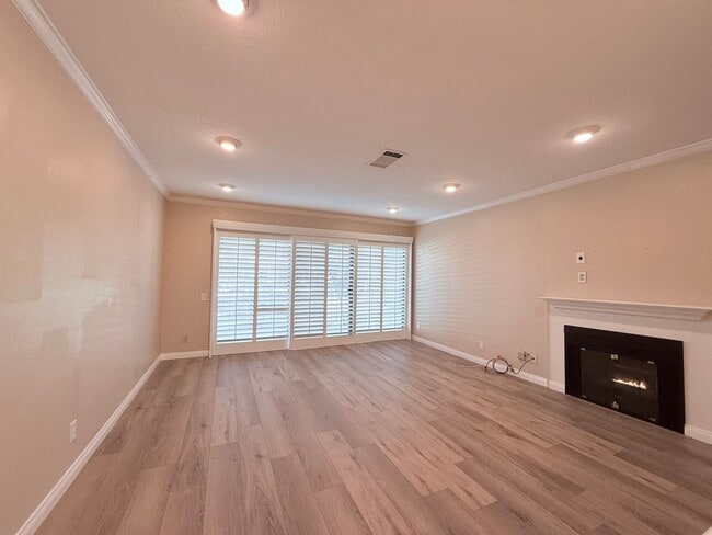 Building Photo - Best Value in Irvine!